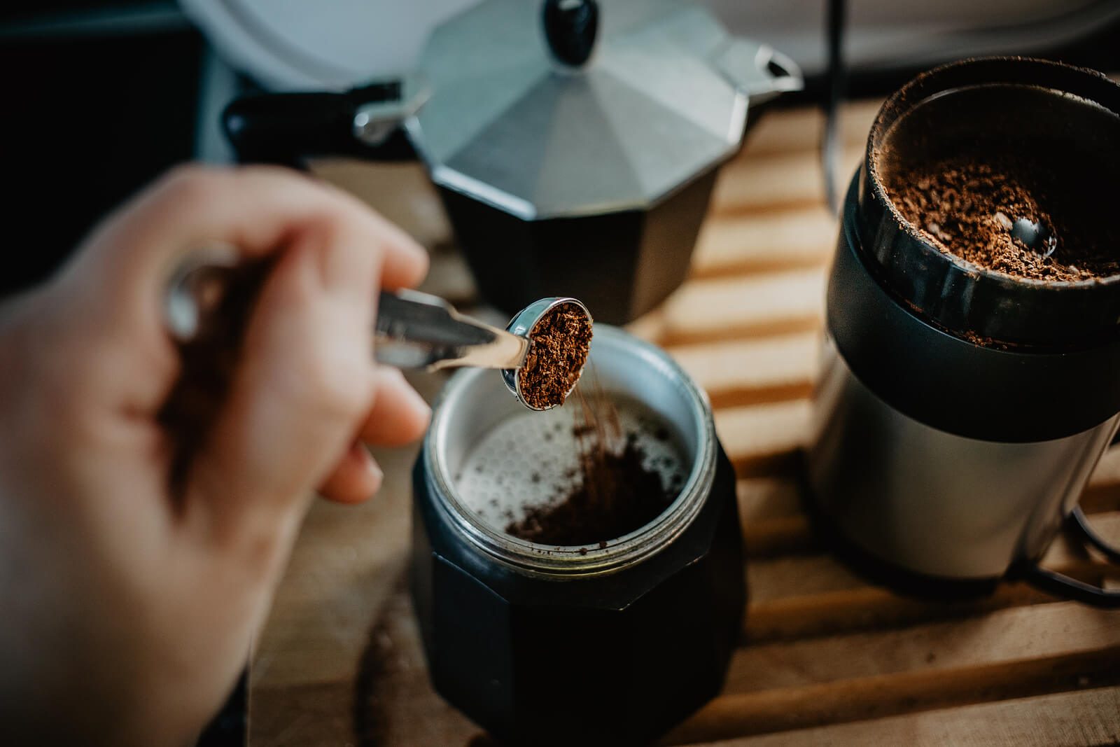 Fill the Grounds to Coffee Basket Fill the Grounds to Coffee Basket